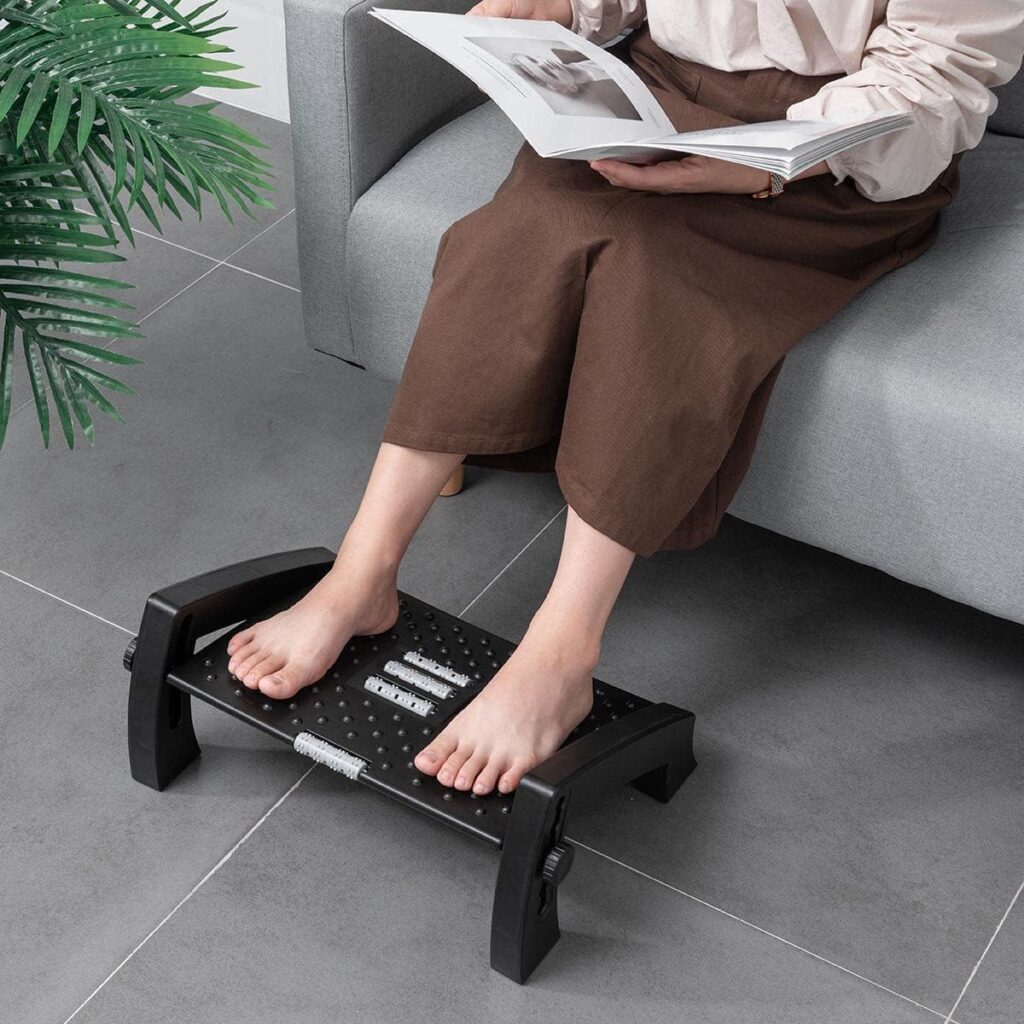 Topmener Ergonomic Footrest Cushion, Adjustable Footstool Under Desk with Massage Points, Plastic Footrest Office Washable for Homework, Office and Travel, Relieves Leg, Knee and Back